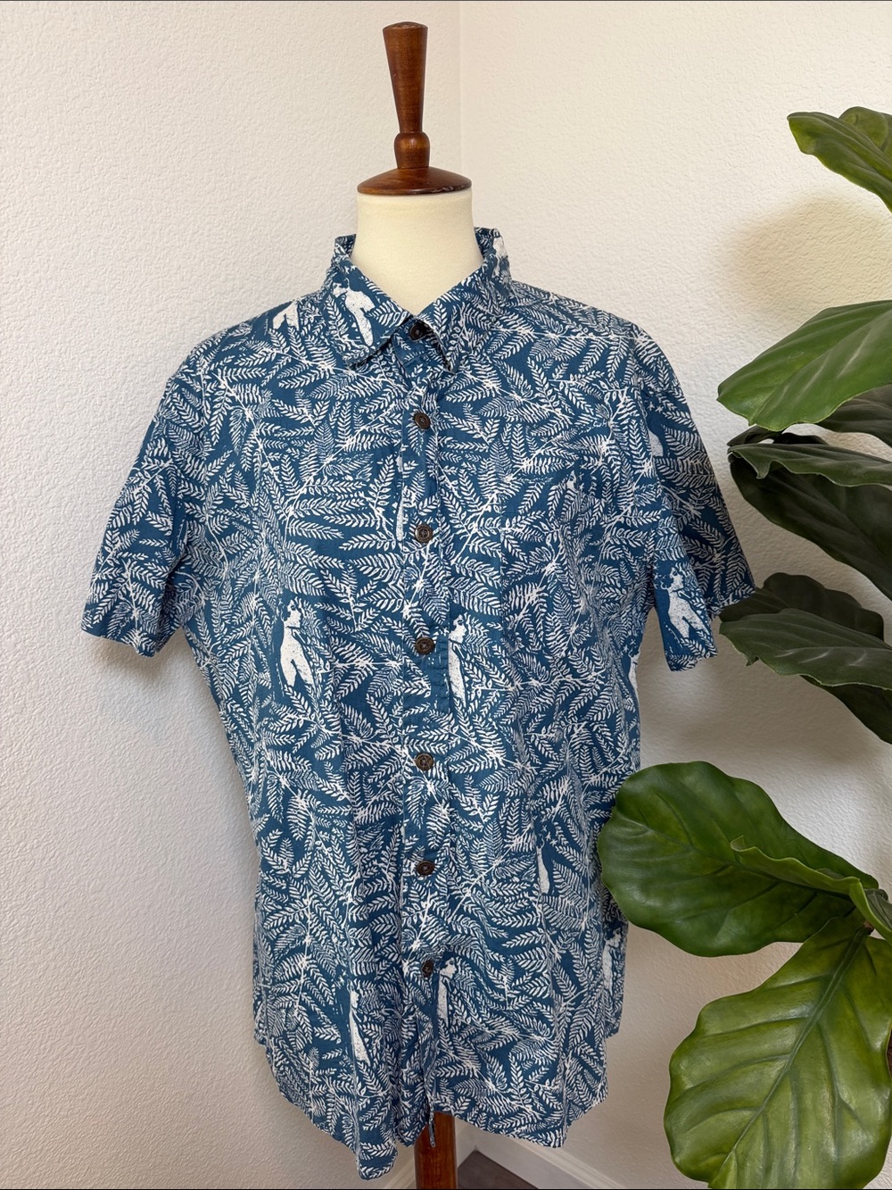 Men's Botanical Fern Print Aloha Button-Up Shirt